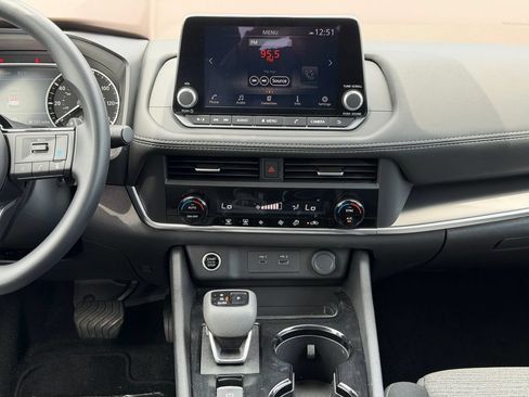 Used 2023 Nissan Rogue SV AWD/4WD image 21