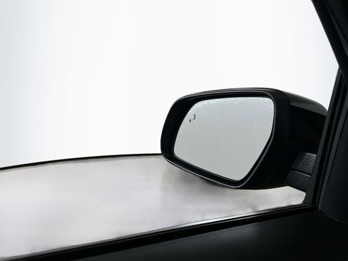 Used 2025 Hyundai Venue SEL image 16