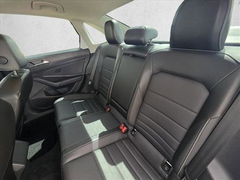 Used 2022 Volkswagen Jetta SE FWD image 14