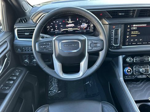 Certified 2023 GMC Yukon XL Denali AWD/4WD image 17