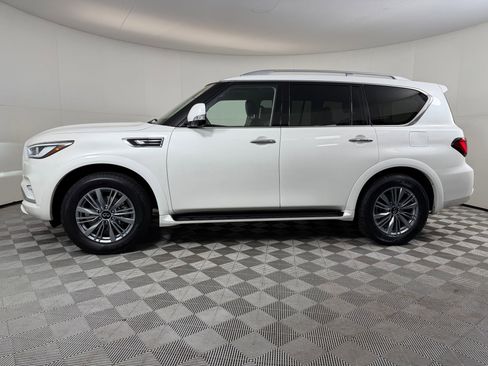 Used 2024 INFINITI QX80 Luxe image 2