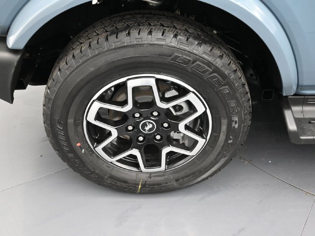 Used 2025 Ford Bronco Outer Banks AWD/4WD image 9