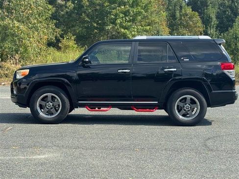 Used 2012 Toyota 4Runner SR5 image 3