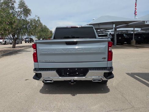 Used 2024 Chevrolet Silverado 1500 LT w/ Z71 Off-Road Package AWD/4WD image 7