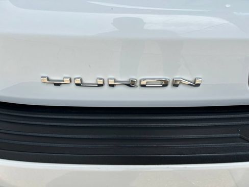 Used 2023 GMC Yukon SLE RWD image 30