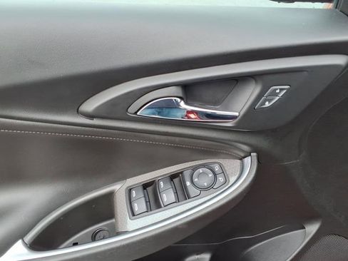 Used 2022 Chevrolet Malibu LT w/ Leather Package FWD image 13