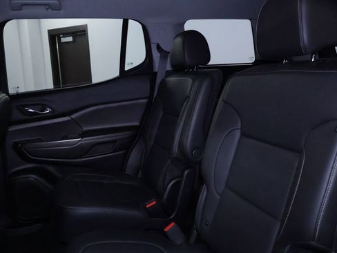 Used 2023 GMC Acadia SLT image 16