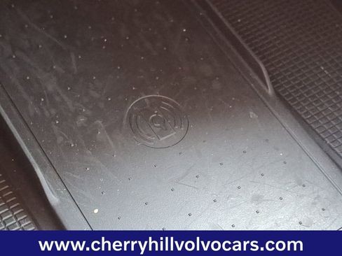 Certified 2025 Volvo XC40 B5 Ultra w/ Climate Package image 27