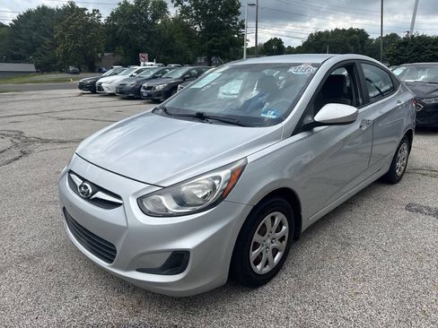 Used 2013 Hyundai Accent GLS FWD image 21