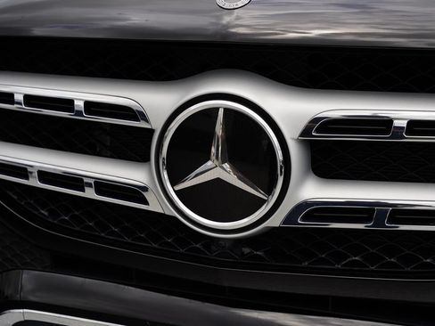 Used 2023 Mercedes-Benz GLS 450 4MATIC image 18