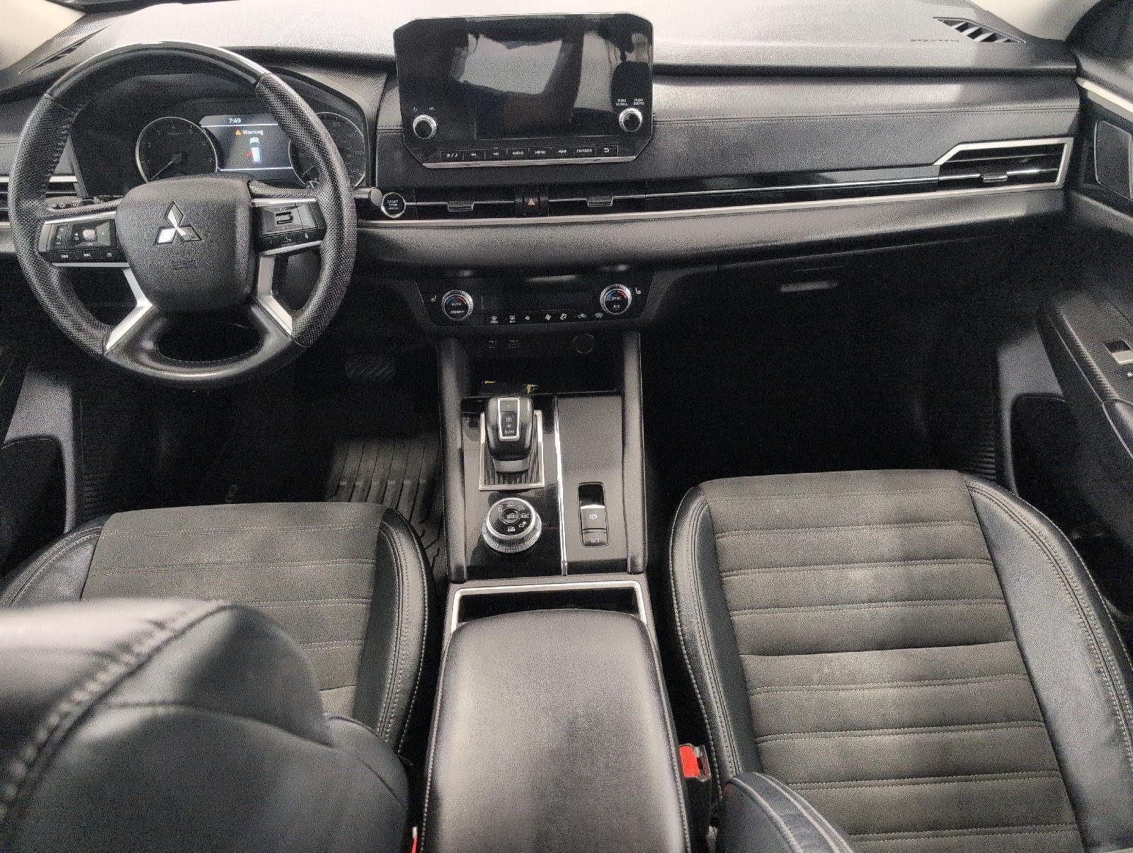 Used 2023 Mitsubishi Outlander SE AWD/4WD image 6