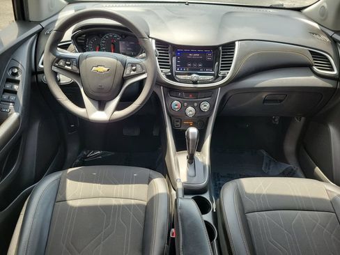 Used 2022 Chevrolet Trax LT w/ LT Convenience Package FWD image 25