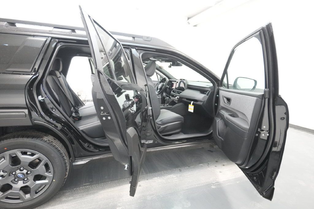 Used 2026 Subaru Outback Premium AWD/4WD image 34