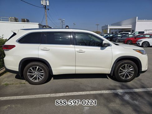 Used 2018 Toyota Highlander XLE image 8