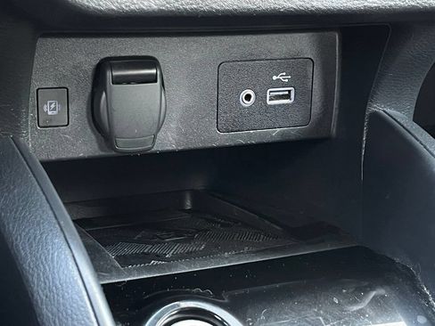 Used 2024 Nissan Versa SV FWD image 19