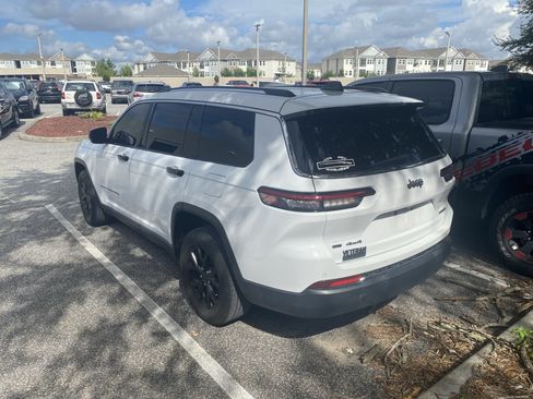 Used 2021 Jeep Grand Cherokee L Limited AWD/4WD image 10
