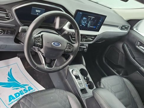 Used 2023 Ford Escape Platinum w/ Premium Technology Package AWD/4WD image 9