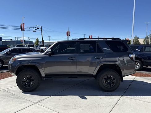 Used 2019 Toyota 4Runner TRD Off-Road Premium AWD/4WD image 2
