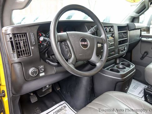 Used 2019 GMC Savana 3500 Extended w/ Driver Convenience Package RWD image 12