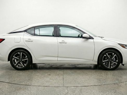 Used 2025 Nissan Sentra SV FWD image 11