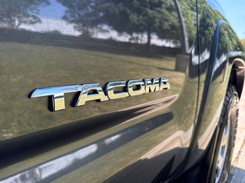 Used 2011 Toyota Tacoma 4x4 Double Cab w/ SR5 Pkg #2 image 8