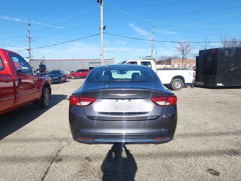 Used 2016 Chrysler 200 Limited image 6