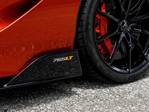 Used 2021 McLaren 765LT RWD image 17