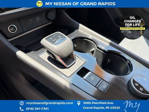 Used 2023 Nissan Rogue SV AWD/4WD image 25