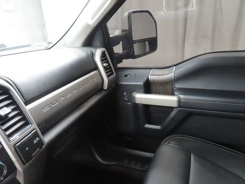 Used 2021 Ford F250 Lariat w/ Lariat Value Package AWD/4WD image 19