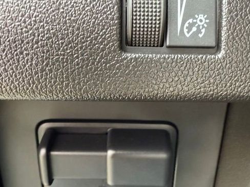 Used 2025 Chevrolet Colorado Z71 AWD/4WD image 29