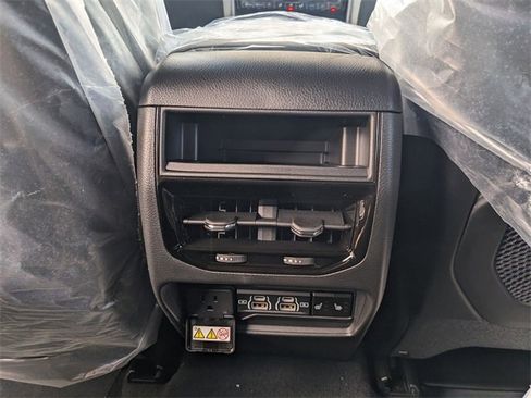 New 2025 Jeep Grand Cherokee Limited image 12