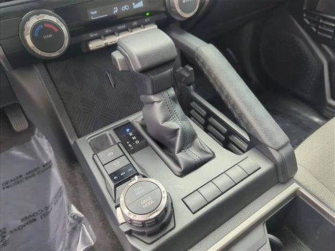 Certified 2025 Toyota 4Runner SR5 AWD/4WD image 16