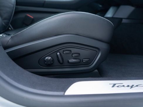 Used 2025 Porsche Taycan 4S AWD/4WD image 31