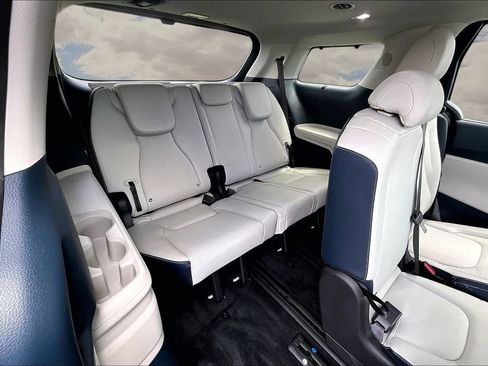 Used 2025 Kia Carnival SX Prestige FWD image 26