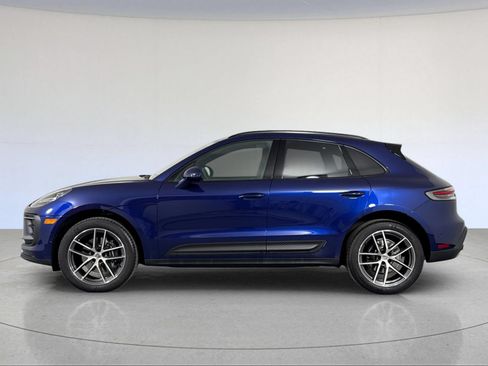 Certified 2026 Porsche Macan AWD/4WD image 2