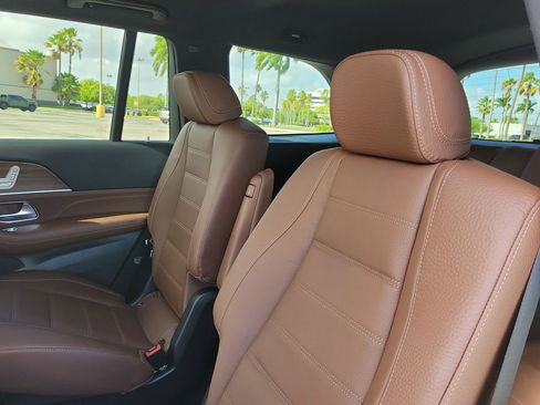 New 2026 Mercedes-Benz GLS 580 4MATIC image 14