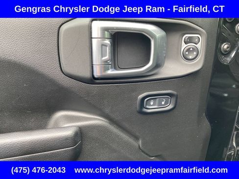 Used 2024 Jeep Wrangler Unlimited AWD/4WD image 12