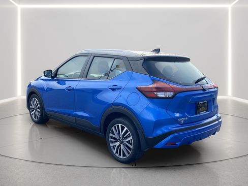 Used 2023 Nissan Kicks SV FWD image 2