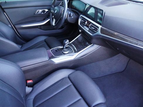 Used 2020 BMW 330i Sedan w/ Convenience Package image 10