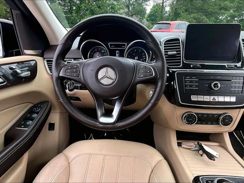 Used 2018 Mercedes-Benz GLE 350 4MATIC image 6