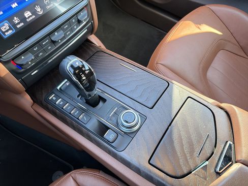 Used 2018 Maserati Quattroporte S RWD image 13