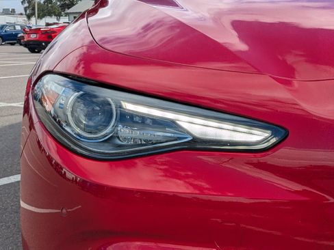 Used 2022 Alfa Romeo Giulia Veloce image 9