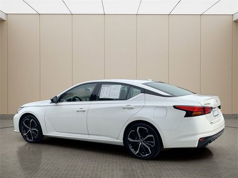 Used 2024 Nissan Altima 2.5 SR image 3