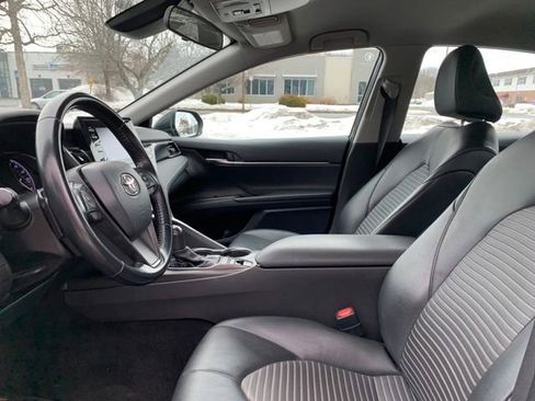 Used 2021 Toyota Camry SE image 14