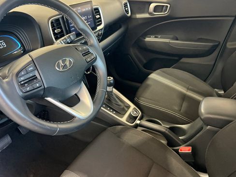 Used 2025 Hyundai Venue SEL FWD image 11