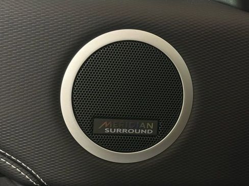 New 2026 Land Rover Discovery Dynamic SE image 27