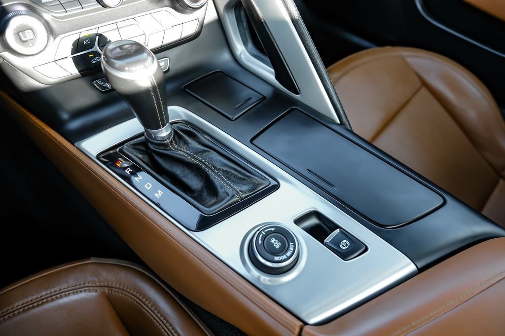 Used 2015 Chevrolet Corvette Stingray Convertible w/ 2LT Preferred Equipment Group RWD image 17