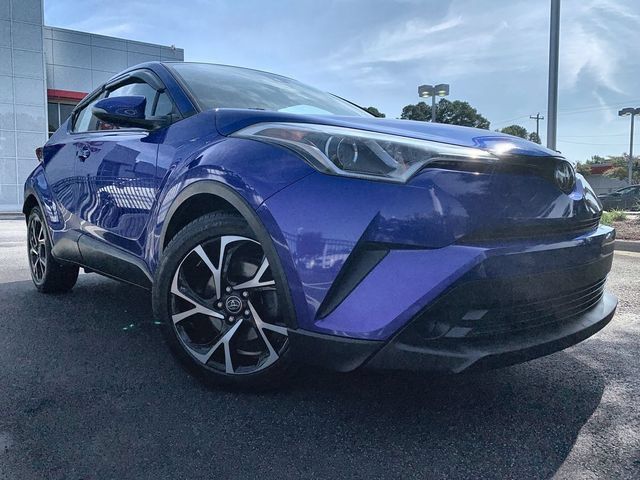 Used 2019 Toyota C-HR XLE FWD image 2