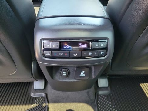 Used 2024 Hyundai Palisade Calligraphy FWD image 17