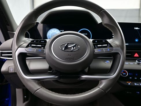 Used 2023 Hyundai Elantra SEL w/ Convenience Package image 22